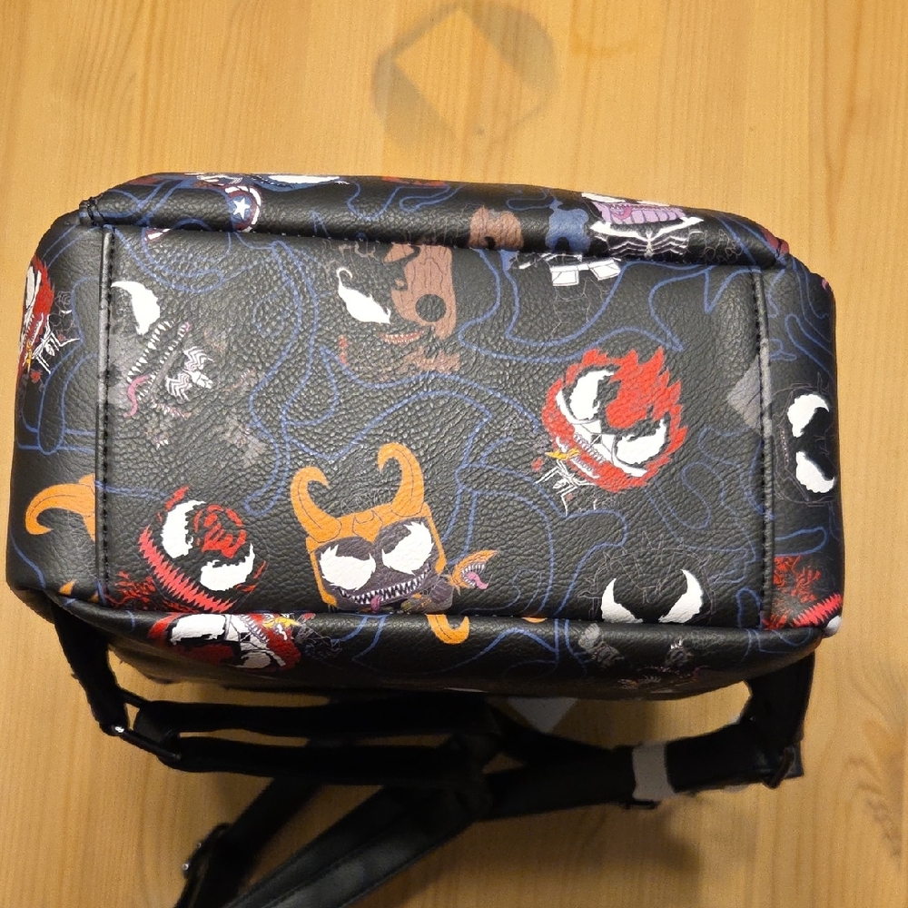 Loungefly x Funko Pop! Marvel Venomized Mini Backpack - Picture 5 of 8